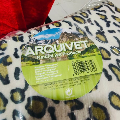 Tarragona Scratcher 30x30x60 cm for healthy cats